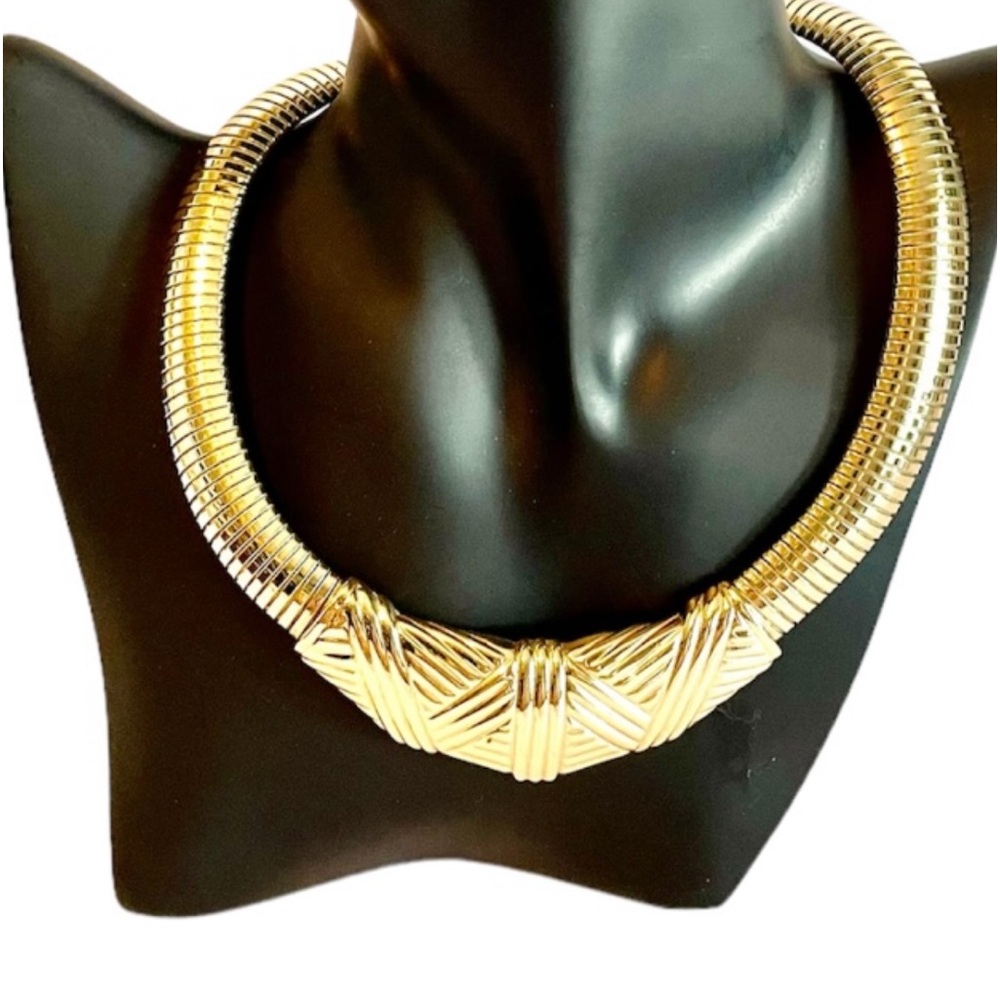 From Gallery Originals Smart Art Deco Omega Choker